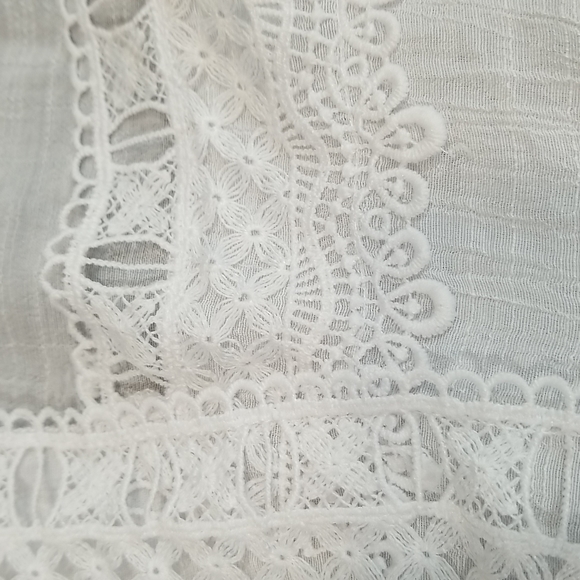 Zac & Rachel Square Neckline Short Sleeves White Top. Size PL - Picture 7 of 12